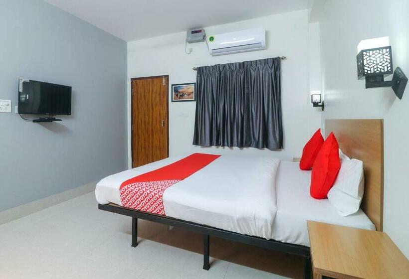 ホテル Fabexpress Crystal Stay