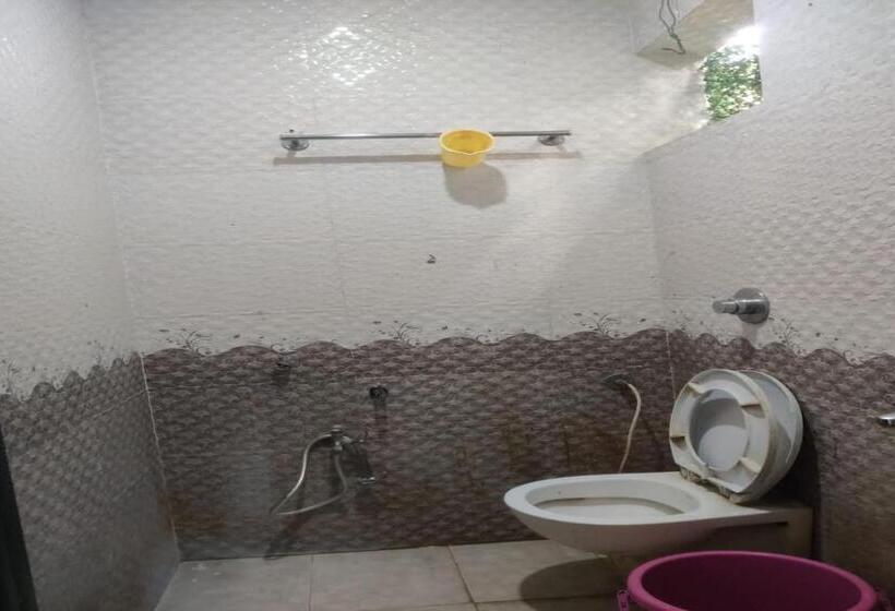 هتل Spot On Sunrise Inn