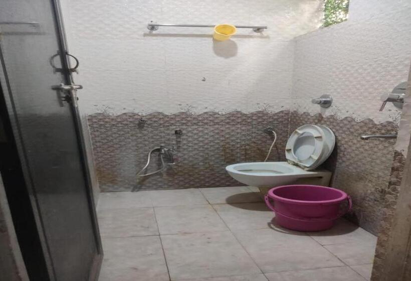 هتل Spot On Sunrise Inn