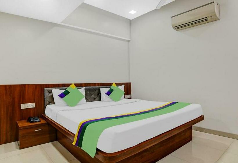 Отель Treebo Trend Ten Eleven Grand