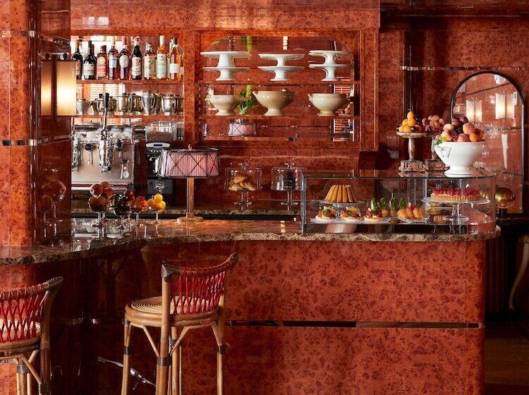 ホテル Ulysses, An Ash