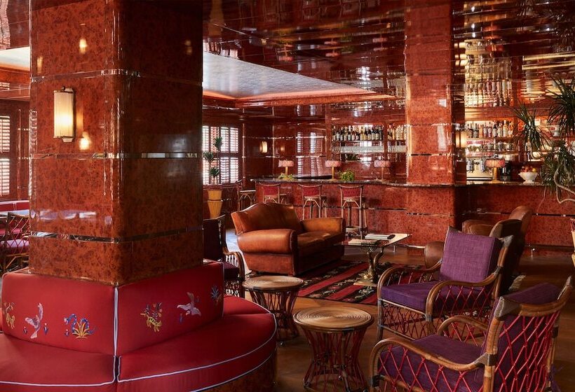 ホテル Ulysses, An Ash