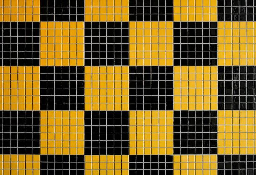 ホテル Ulysses, An Ash