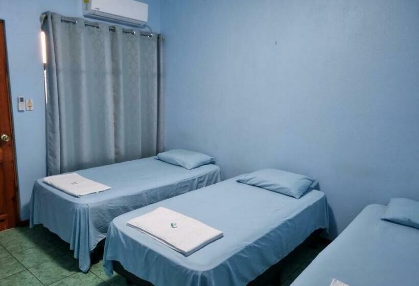 فندق Y Restaurante El Marino