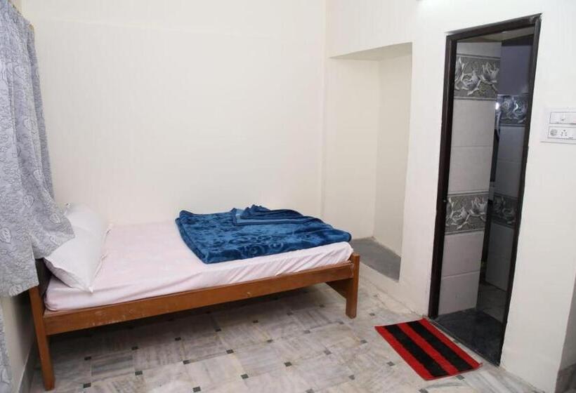 Отель Yash Paradise