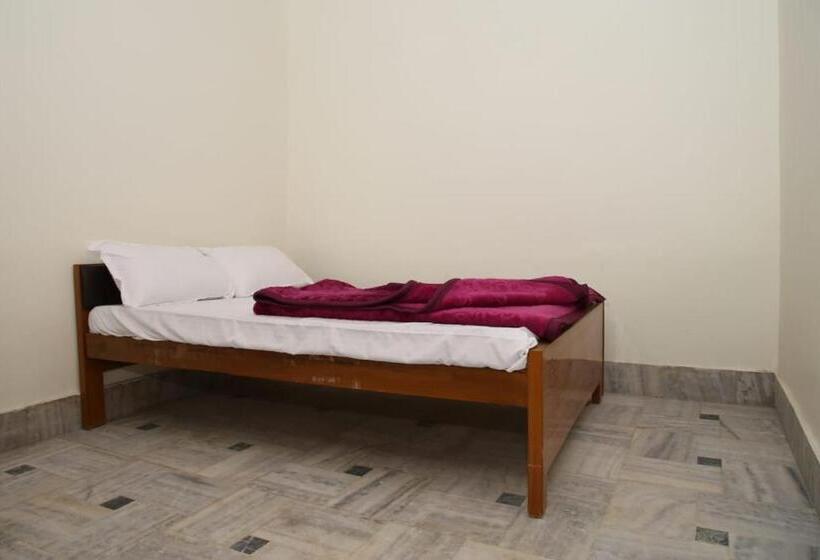 Отель Yash Paradise