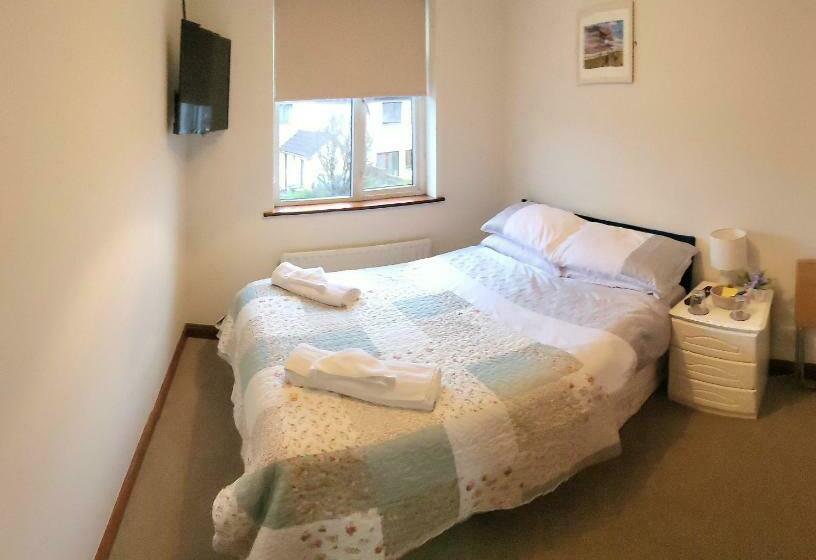 膳宿费 Avalon House