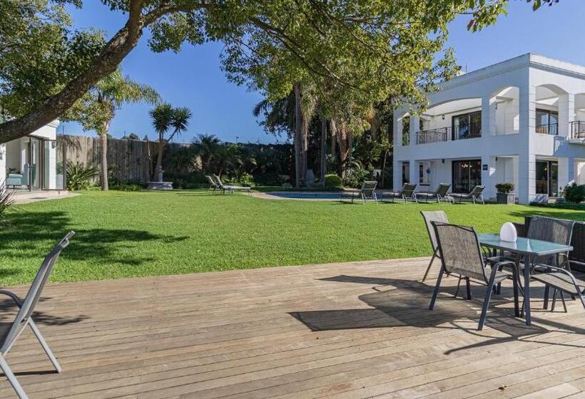 The Salene Hotel & Cottages