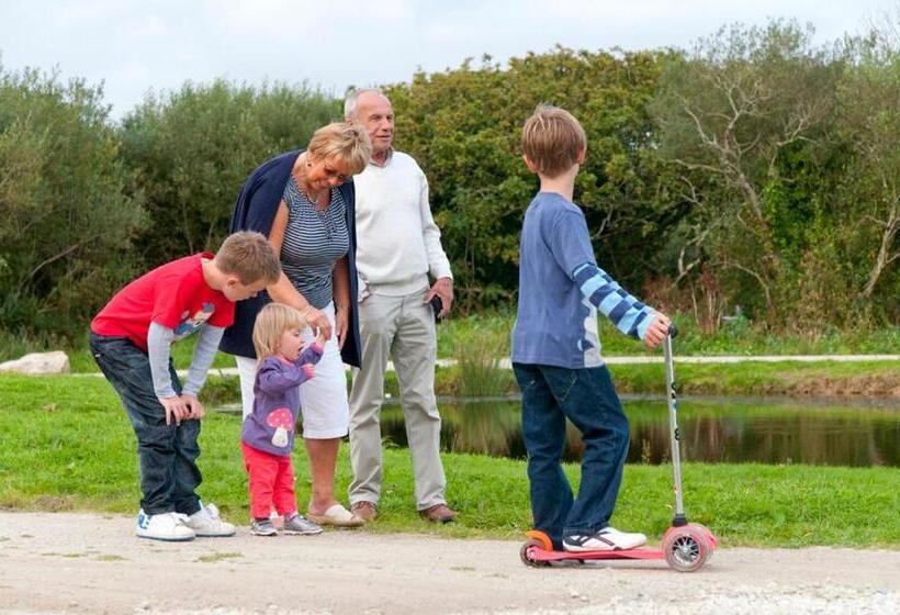 Waveside Waterside With Hot Tubresort Poolgym