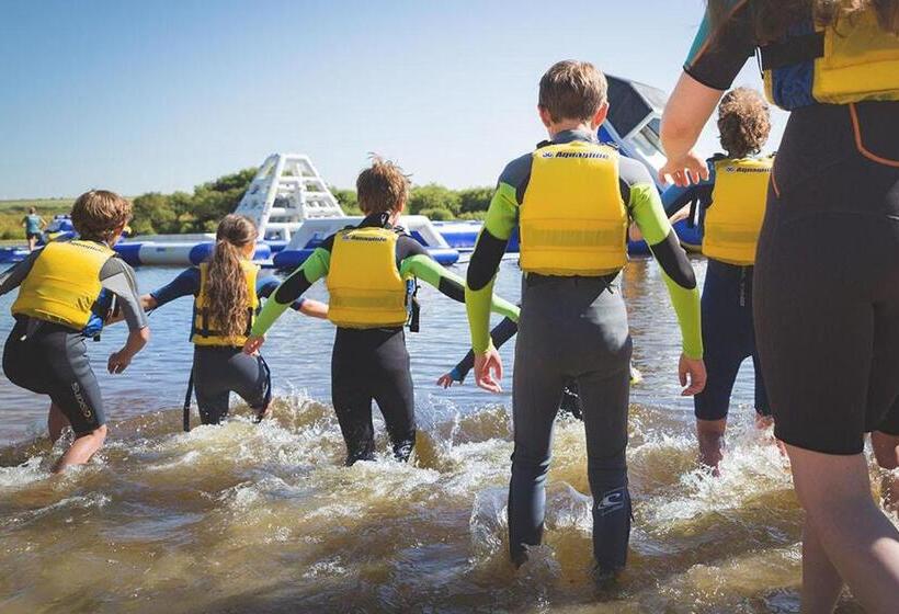 Waveside Waterside With Hot Tubresort Poolgym