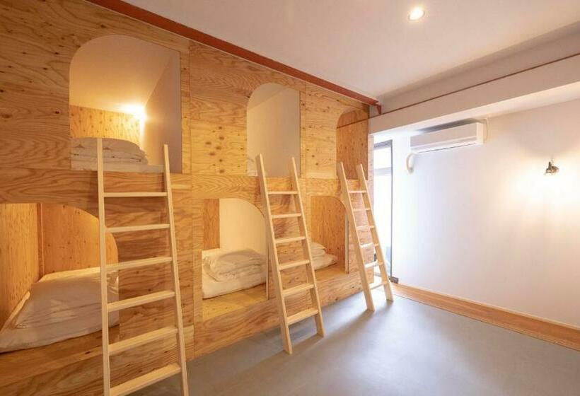 הוסטל Coliving & Cafe Sando