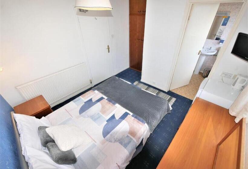 Отель Bourne Hall