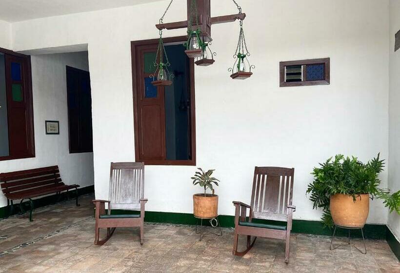 هتل Casa Antigua Buga