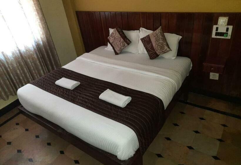 호텔 Caveri Comfort Inn