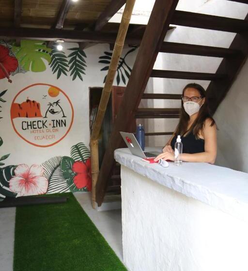 فندق Check Inn Olón