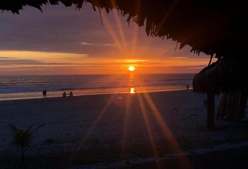 فندق Check Inn Olón