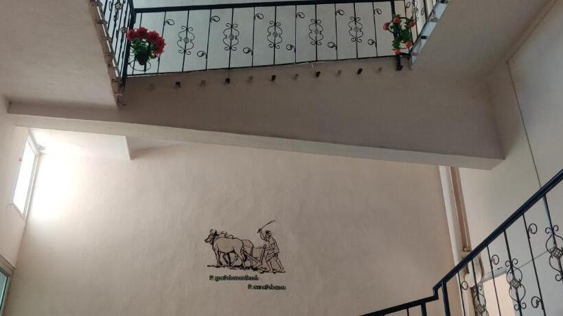 בית מלון כפרי Daya Dharma Residency