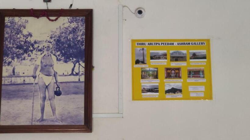 בית מלון כפרי Daya Dharma Residency