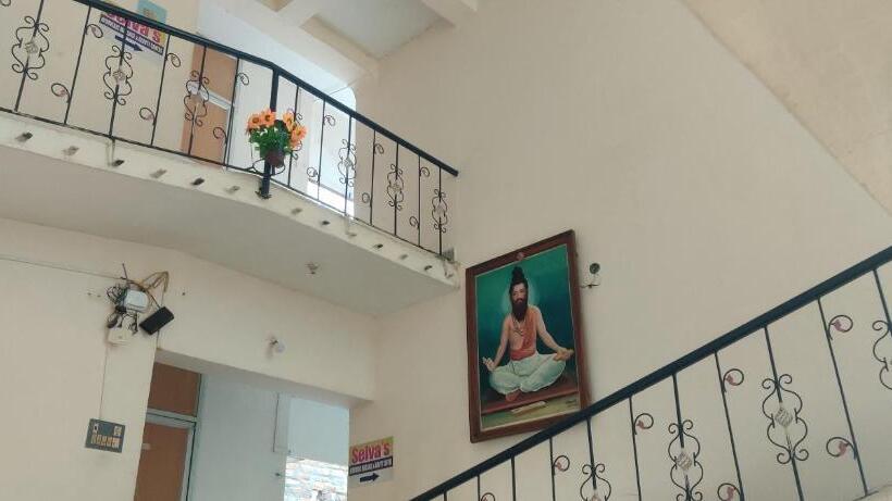 בית מלון כפרי Daya Dharma Residency