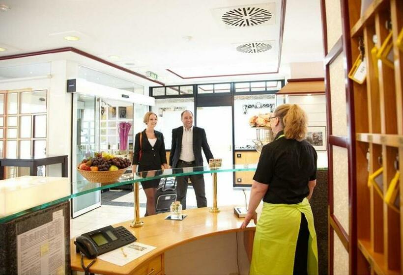 בית מלון כפרי Deynique