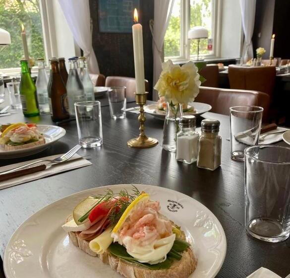 فندق Hammenhögs Gästgivaregård