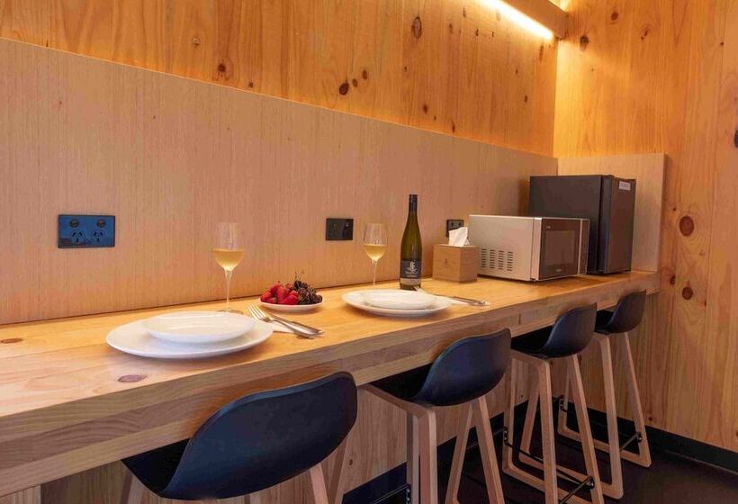 בית מלון כפרי Iron Creek Bay Estate