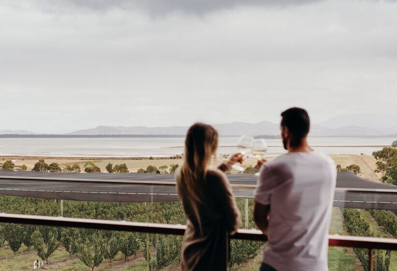 בית מלון כפרי Iron Creek Bay Estate