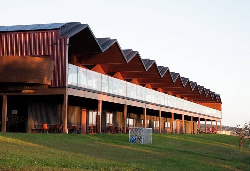 בית מלון כפרי Iron Creek Bay Estate