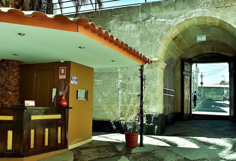 בית מלון כפרי Montecristo