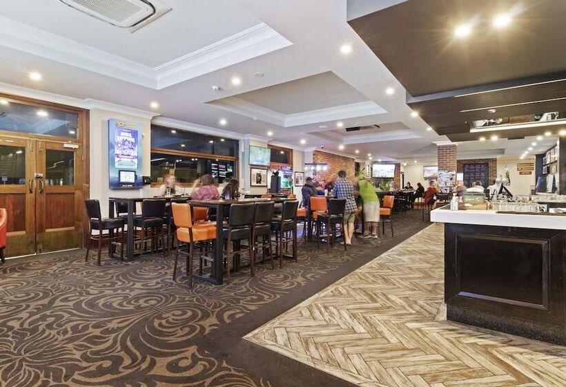 هتل Queanbeyan Canberra