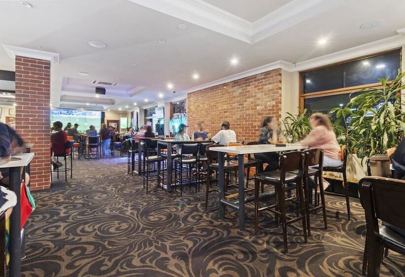 هتل Queanbeyan Canberra