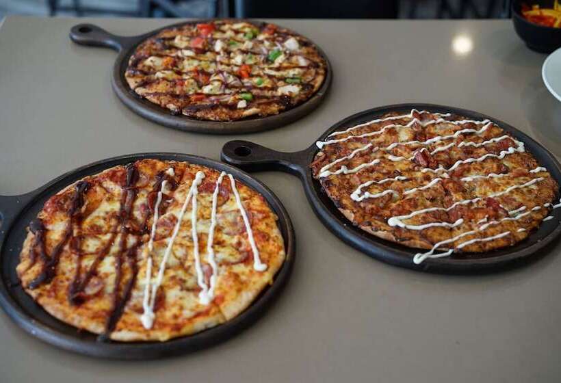 هتل Queanbeyan Canberra