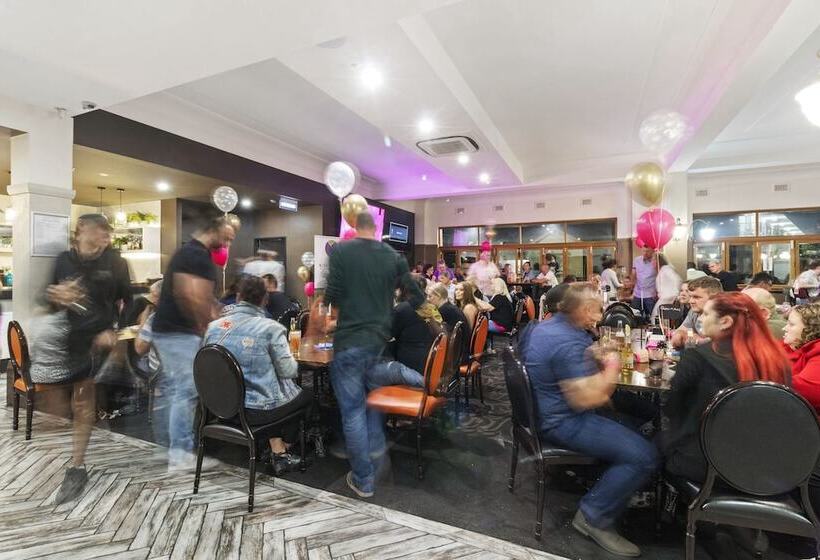 هتل Queanbeyan Canberra