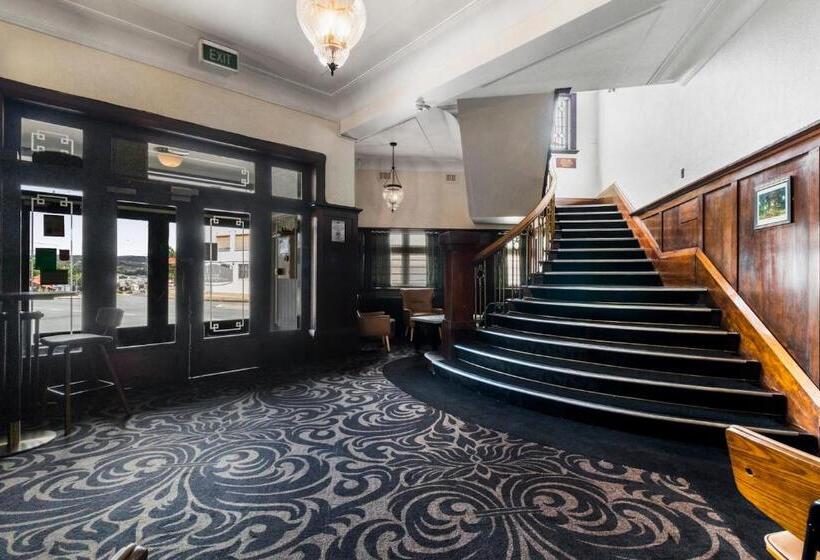 هتل Queanbeyan Canberra