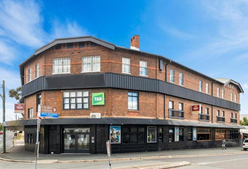 هتل Queanbeyan Canberra
