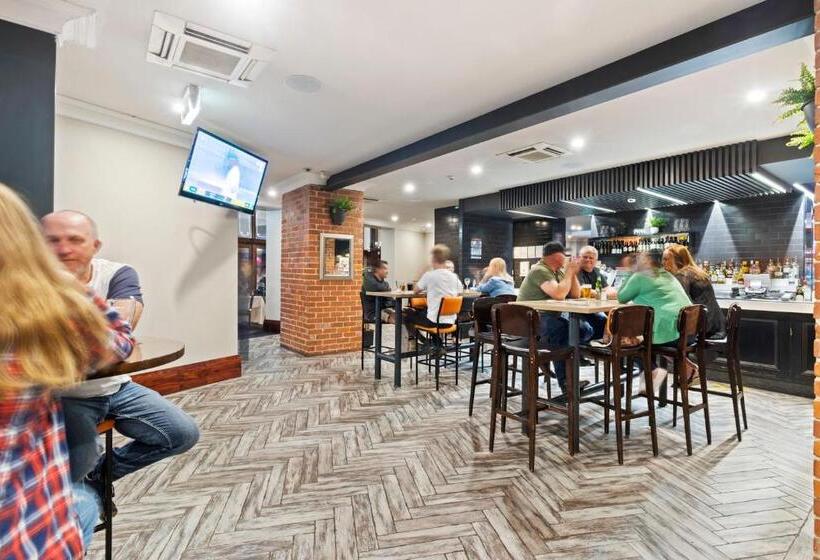 هتل Queanbeyan Canberra