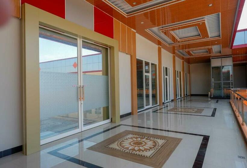 Отель Reddoorz Plus @ Jl Pemuda Pati