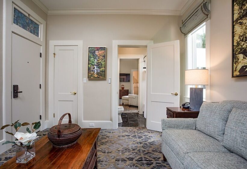 فندق Shangrila Springs