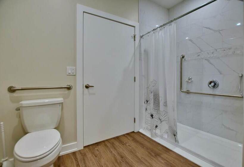 호텔 The Landing   Extended Stay Quarters