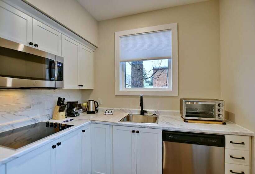 호텔 The Landing   Extended Stay Quarters