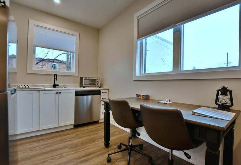 호텔 The Landing   Extended Stay Quarters