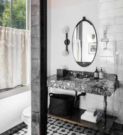 فندق The Madrona