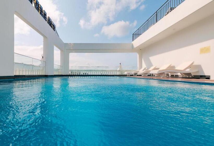 هتل The Tahiti Beach