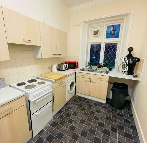 בית מלון כפרי Urban Escape By Victoria Gardens