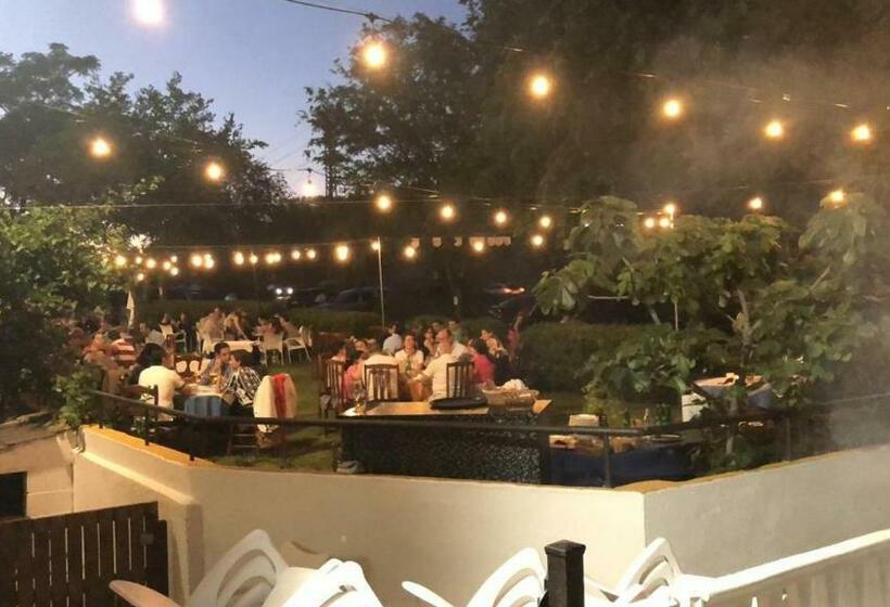 پانسیون Hostal Asador Julian