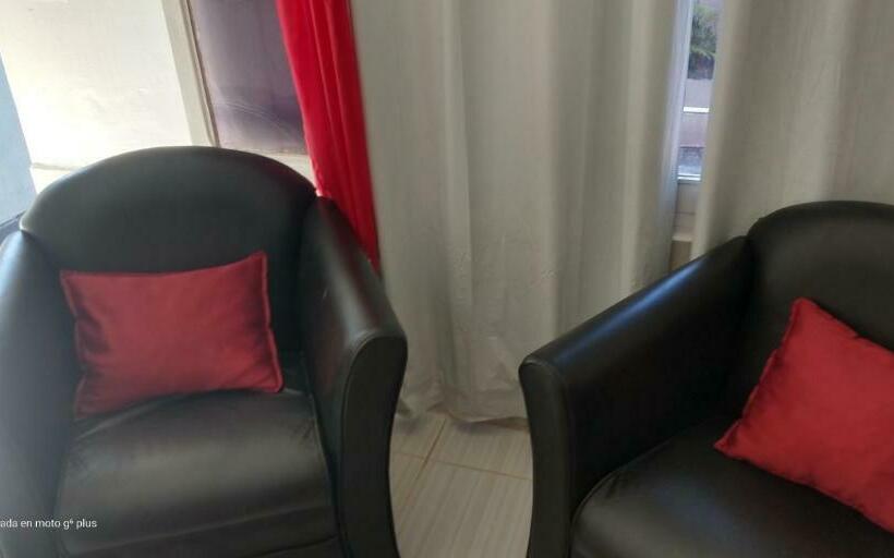 ペンション Hostel Damaris