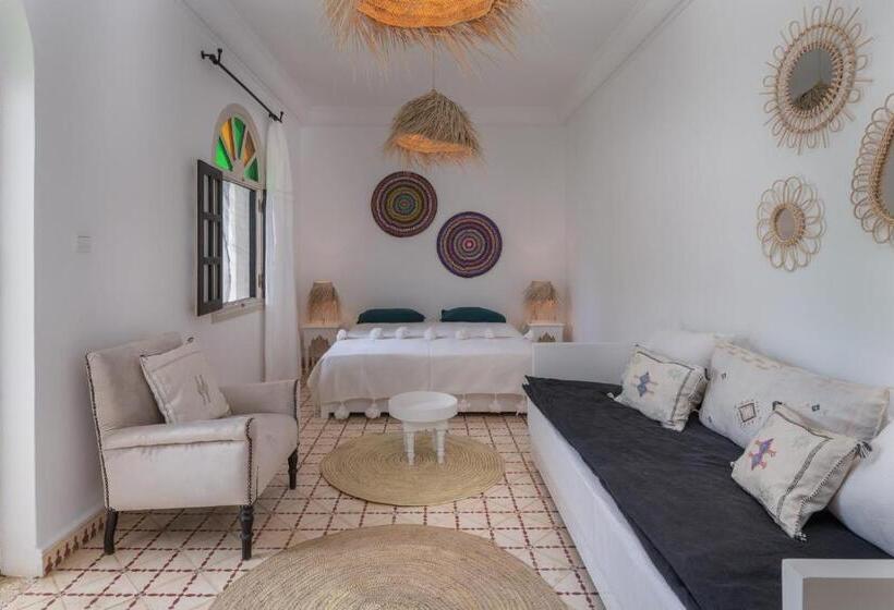 پانسیون Maison Marine