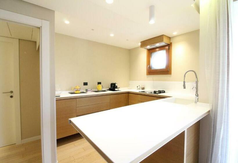 膳宿费 Martucci Rooms