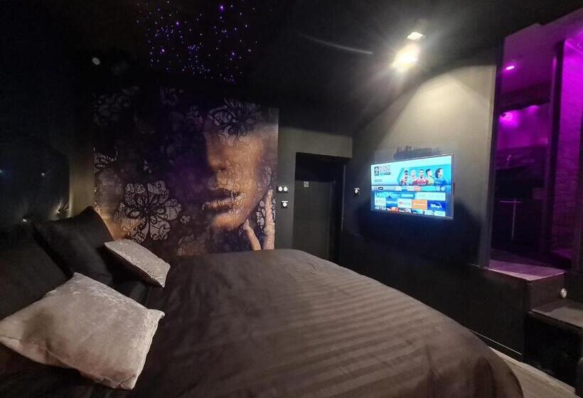 Bed and Breakfast Loveroom Sexyloveroom