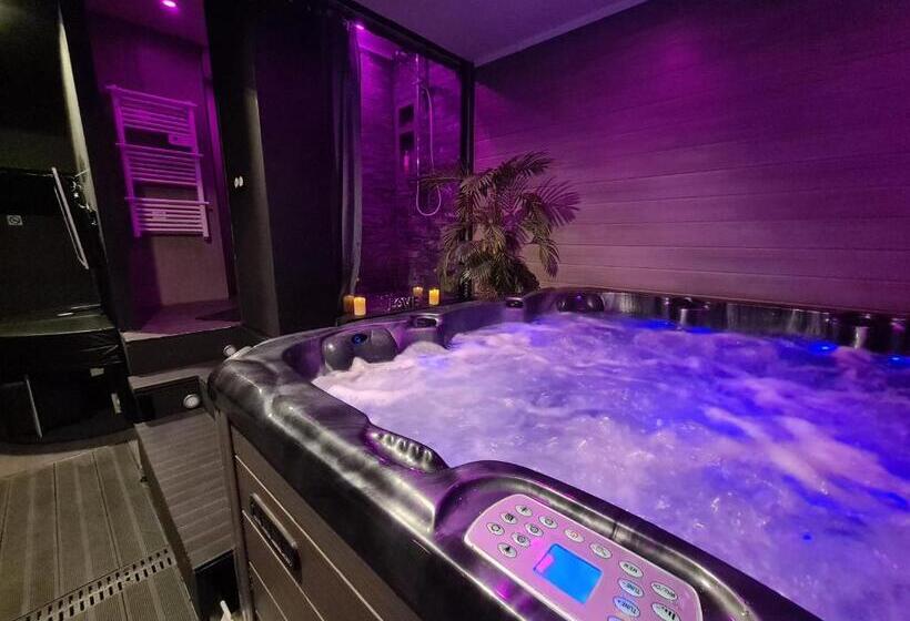 Bed and Breakfast Loveroom Sexyloveroom